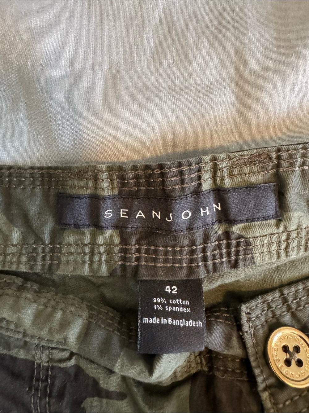 Sean John Men's Camo Cargo Shorts - Olive and Dark Green - Picture 3 of 6